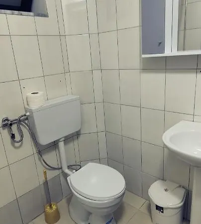 Hasler Rooms * Golem (Tirana)